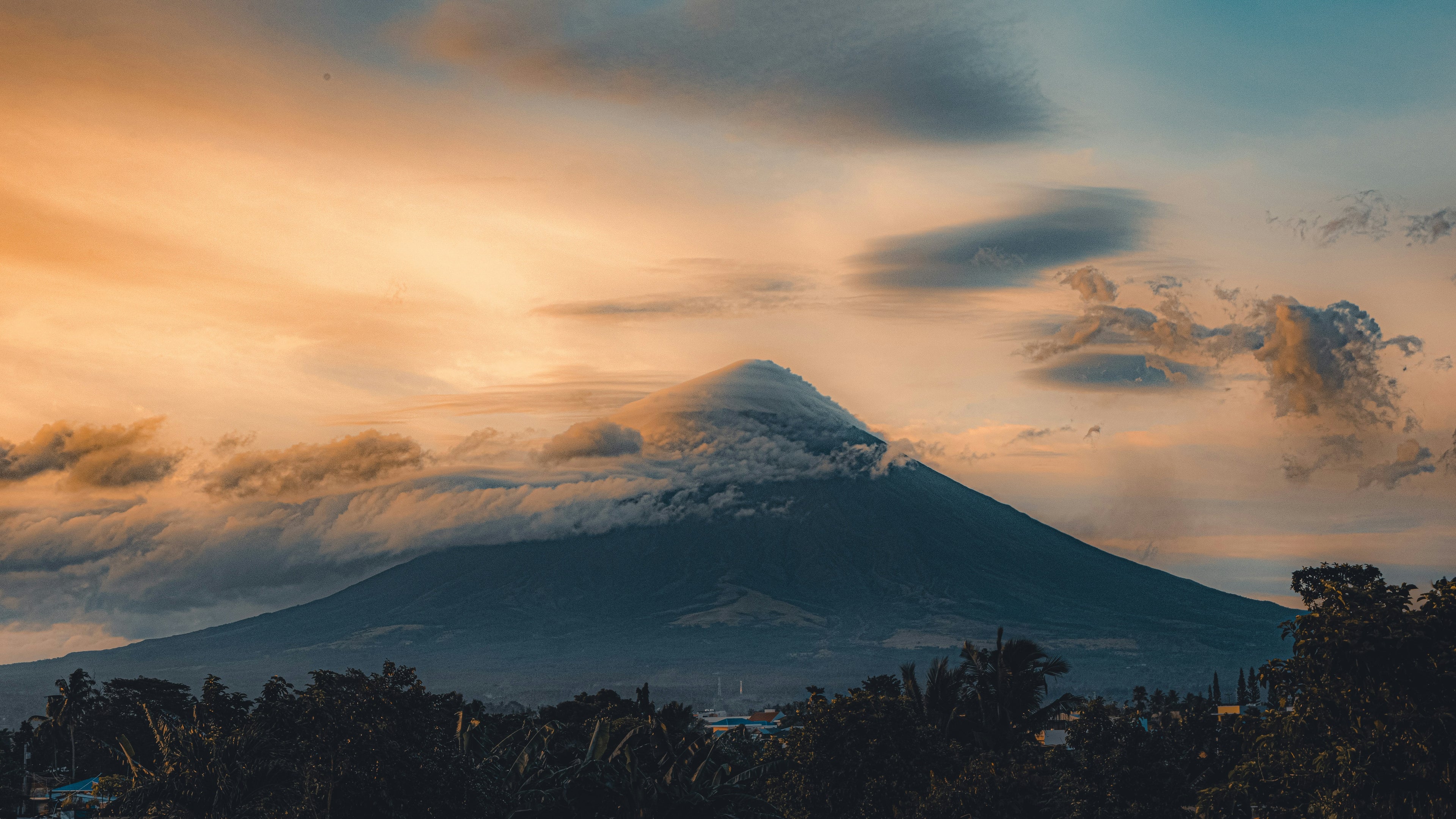 Philippines Three Volcanoes Adventure 4 Days | Manila · Taal · Mt. Pinatubo · Legazpi · Mt. Mayon
