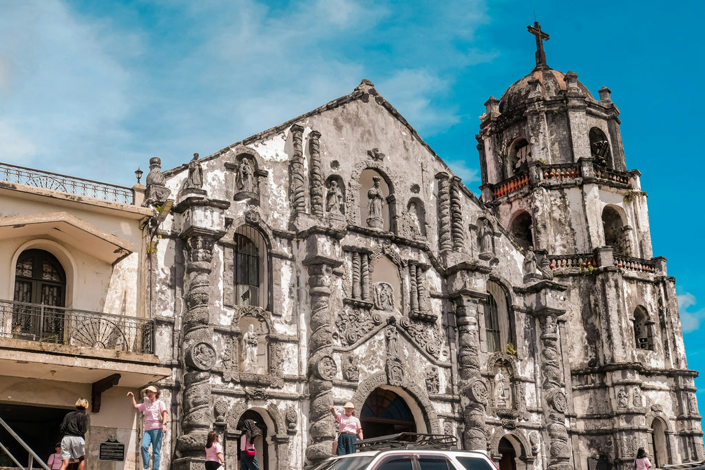 Philippines Three Volcanoes Adventure 4 Days | Manila · Taal · Mt. Pinatubo · Legazpi · Mt. Mayon